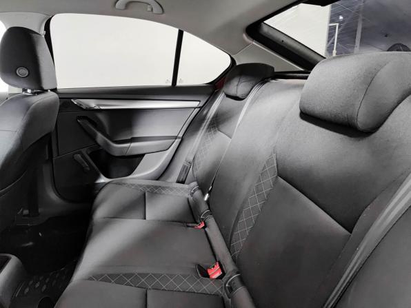 Skoda Octavia III (A7) Рестайлинг с пробегом 2017 года, цена 1 450 000 рублей, 221762 км, лифтбек, Автокод Объявления
