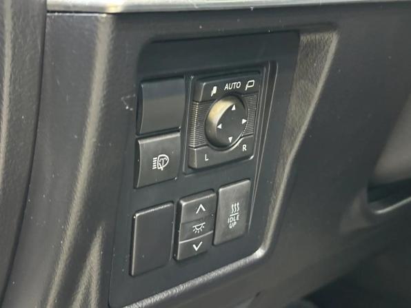 Toyota Land Cruiser Prado 150 Series Рестайлинг 2 с пробегом 2019 года, цена 5 998 000 рублей, 32341 км, внедорожник, Автокод Объявления