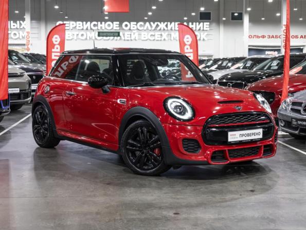 Mini Hatch III (F55/F56) Рестайлинг с пробегом 2019 года, цена 3 099 700 рублей, 52811 км, хэтчбек, Автокод Объявления