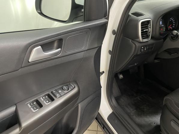 Kia Sportage IV Рестайлинг с пробегом 2021 года, цена 2 950 000 рублей, 56237 км, внедорожник, Автокод Объявления