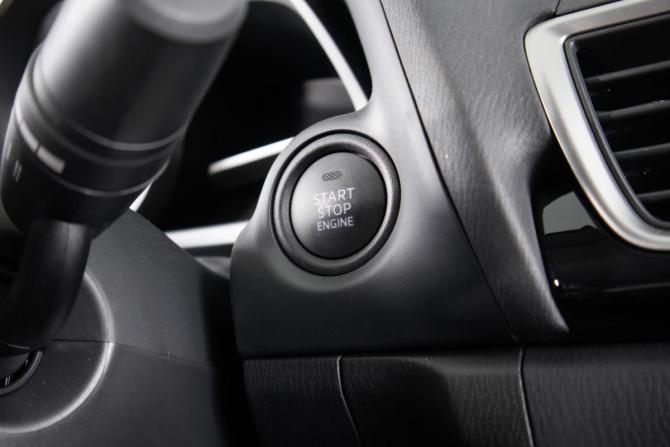 Mazda 3 III (BM) с пробегом 2015 года, цена 2 349 000 рублей, 12350 км, седан, Автокод Объявления