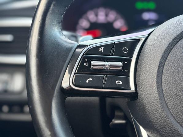 Kia Optima IV Рестайлинг с пробегом 2019 года, цена 1 745 000 рублей, 107000 км, седан, Автокод Объявления