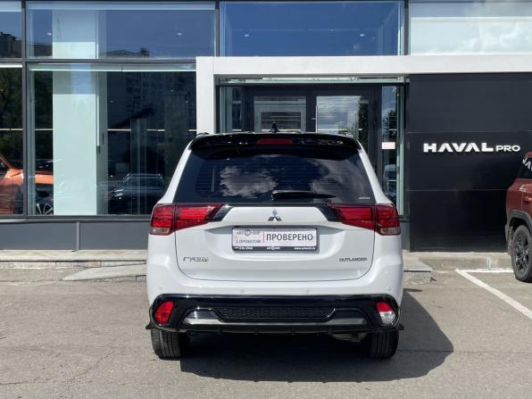 Mitsubishi Outlander III Рестайлинг 3 с пробегом 2022 года, цена 3 219 000 рублей, 23164 км, внедорожник, Автокод Объявления