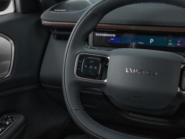 Lynk &amp; Co 900 с пробегом 2025 года, цена 7 819 000 рублей, 65 км, внедорожник, Автокод Объявления