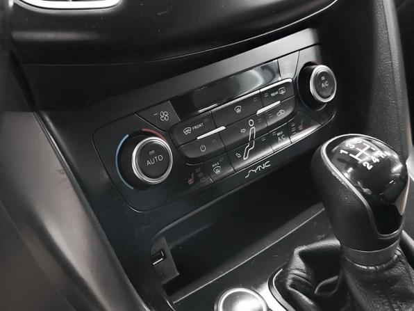 Ford Focus III Рестайлинг с пробегом 2015 года, цена 940 000 рублей, 133071 км, хэтчбек, Автокод Объявления
