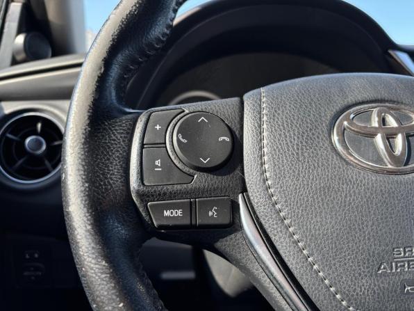 Toyota Corolla XI (E160 E170 E180) Рестайлинг 1 с пробегом 2017 года, цена 1 580 000 рублей, 186958 км, седан, Автокод Объявления
