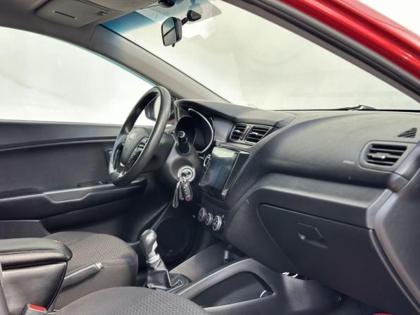 Kia Rio III Рестайлинг с пробегом 2015 года, цена 840 000 рублей, 150316 км, седан, Автокод Объявления