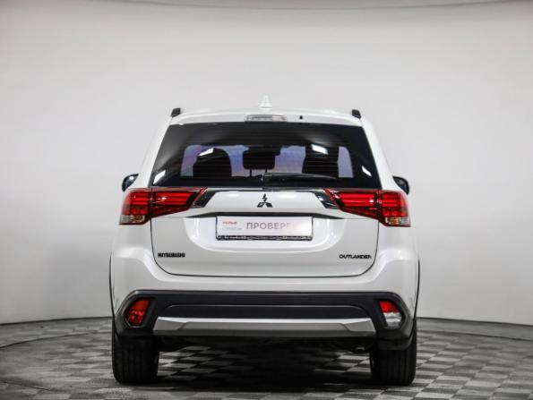 Mitsubishi Outlander III Рестайлинг 2 с пробегом 2018 года, цена 1 699 000 рублей, 122558 км, внедорожник, Автокод Объявления