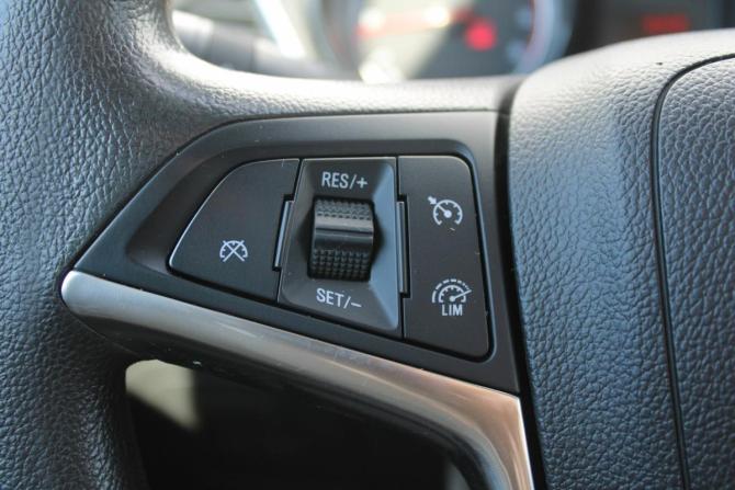 Opel Mokka I с пробегом 2014 года, цена 945 000 рублей, 120000 км, внедорожник, Автокод Объявления