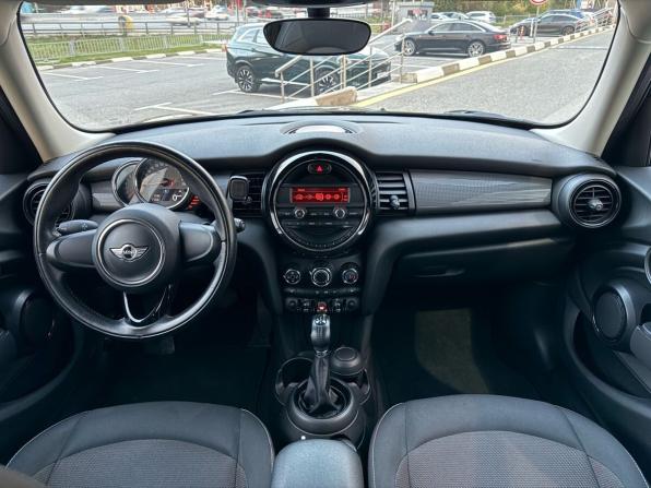 Mini Hatch III (F55/F56) с пробегом 2017 года, цена 1 470 000 рублей, 70468 км, хэтчбек, Автокод Объявления