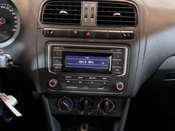 Volkswagen Polo V с пробегом 2014 года, цена 700 000 рублей, 232182 км, седан, Автокод Объявления