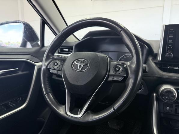 Toyota RAV4 V (XA50) с пробегом 2020 года, цена 3 300 000 рублей, 64964 км, внедорожник, Автокод Объявления