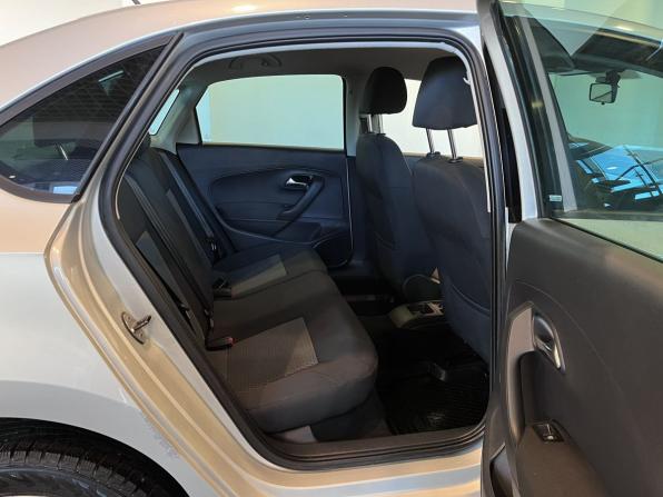 Volkswagen Polo V с пробегом 2014 года, цена 1 045 000 рублей, 94877 км, седан, Автокод Объявления