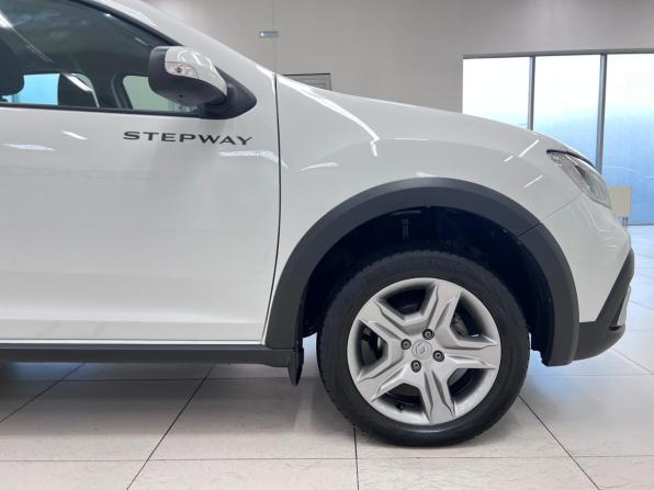 Renault Logan II Рестайлинг с пробегом 2021 года, цена 1 290 000 рублей, 47851 км, седан, Автокод Объявления