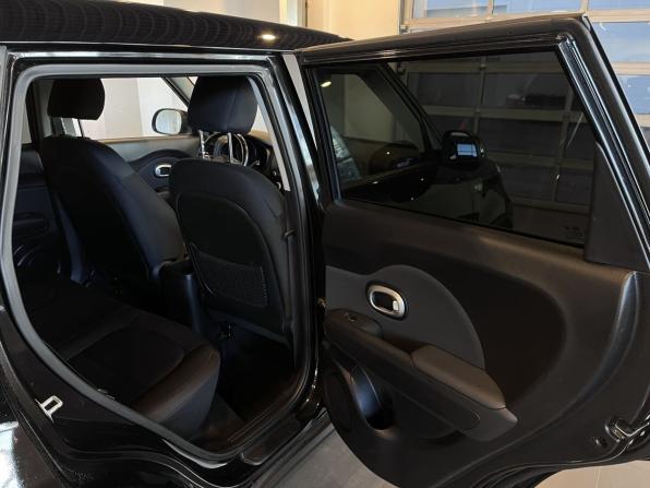Kia Soul II Рестайлинг с пробегом 2018 года, цена 1 450 000 рублей, 81643 км, хэтчбек, Автокод Объявления