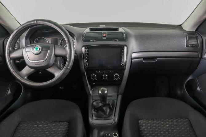 Skoda Octavia II (A5) Рестайлинг с пробегом 2010 года, цена 569 000 рублей, 308000 км, лифтбек, Автокод Объявления