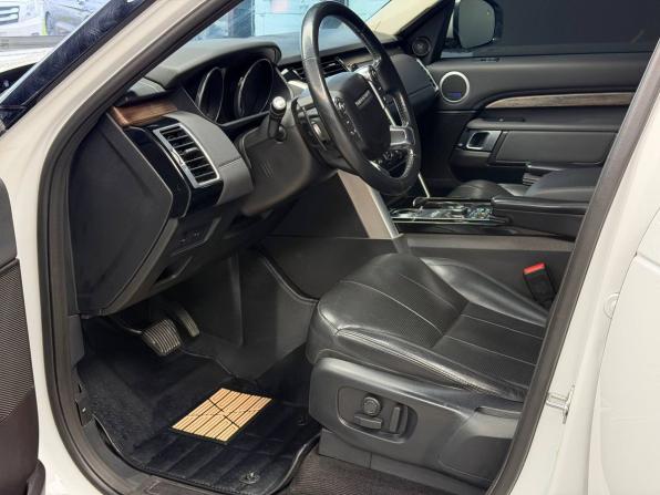 Land Rover Discovery V с пробегом 2017 года, цена 2 590 000 рублей, 295549 км, внедорожник, Автокод Объявления