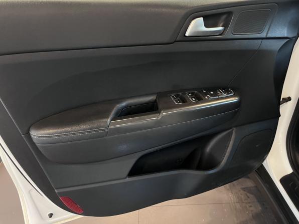 Kia Sportage IV с пробегом 2018 года, цена 1 770 000 рублей, 208956 км, внедорожник, Автокод Объявления