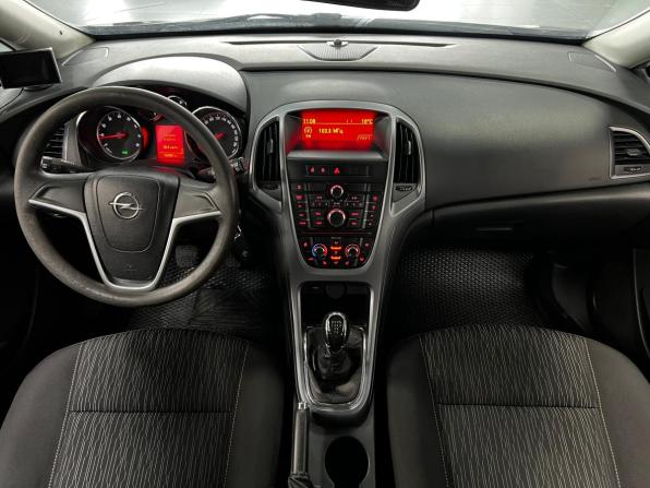 Opel Astra J Рестайлинг с пробегом 2013 года, цена 540 000 рублей, 156000 км, хэтчбек, Автокод Объявления