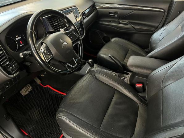 Mitsubishi Outlander III Рестайлинг 2 с пробегом 2015 года, цена 1 721 000 рублей, 219060 км, внедорожник, Автокод Объявления