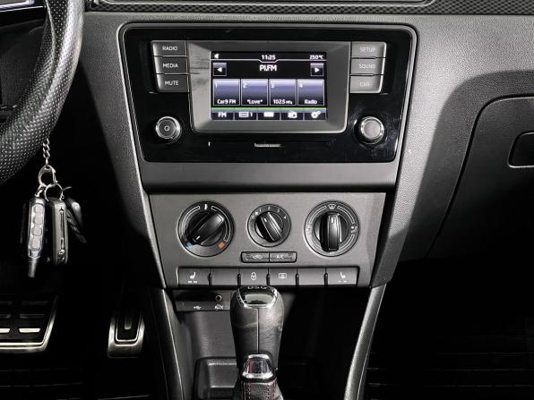 Skoda Rapid I с пробегом 2015 года, цена 1 250 000 рублей, 99000 км, лифтбек, Автокод Объявления