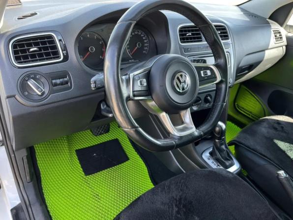 Volkswagen Polo V Рестайлинг с пробегом 2019 года, цена 755 000 рублей, 216912 км, седан, Автокод Объявления