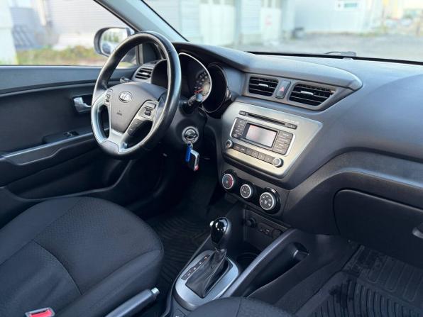 Kia Rio III Рестайлинг с пробегом 2016 года, цена 1 040 000 рублей, 115000 км, седан, Автокод Объявления