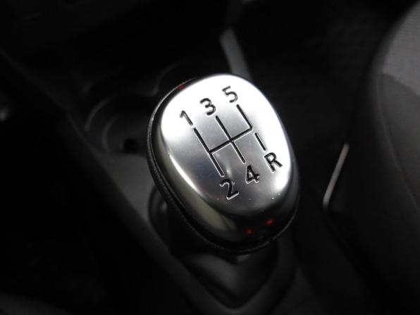 Renault Sandero II Рестайлинг с пробегом 2020 года, цена 1 235 000 рублей, 30000 км, хэтчбек, Автокод Объявления