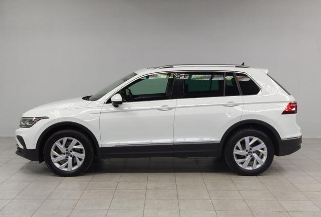 Volkswagen Tiguan II Рестайлинг с пробегом 2021 года, цена 3 267 000 рублей, 110503 км, внедорожник, Автокод Объявления