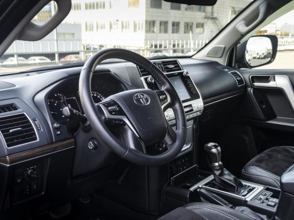 Toyota Land Cruiser Prado 150 Series Рестайлинг 2 с пробегом 2018 года, цена 4 735 000 рублей, 125000 км, внедорожник, Автокод Объявления