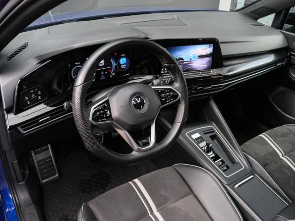Volkswagen Golf VIII с пробегом 2021 года, цена 3 030 000 рублей, 38045 км, хэтчбек, Автокод Объявления
