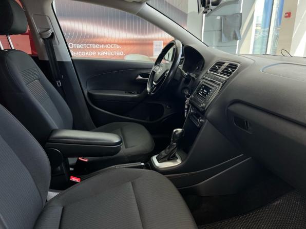 Volkswagen Polo V Рестайлинг с пробегом 2017 года, цена 1 149 000 рублей, 160015 км, седан, Автокод Объявления