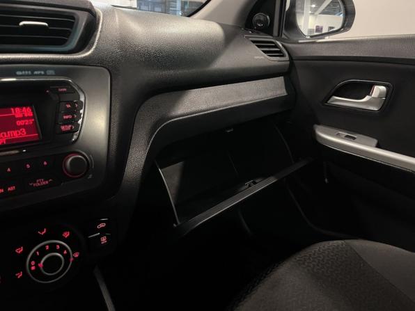 Kia Rio III с пробегом 2013 года, цена 790 000 рублей, 198267 км, хэтчбек, Автокод Объявления