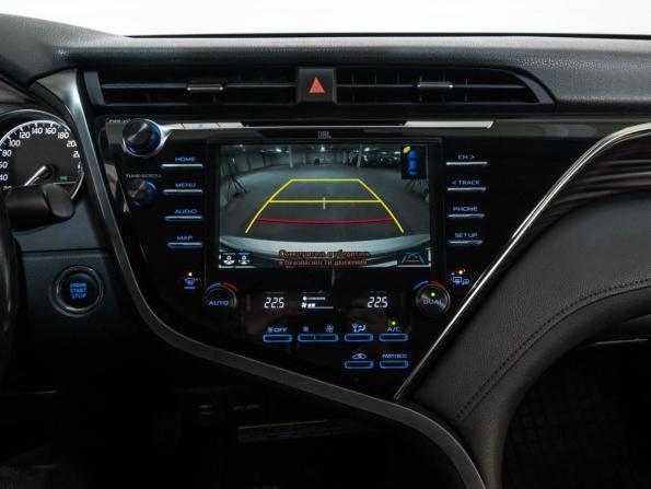 Toyota Camry VIII (XV70) с пробегом 2018 года, цена 3 074 000 рублей, 67196 км, седан, Автокод Объявления