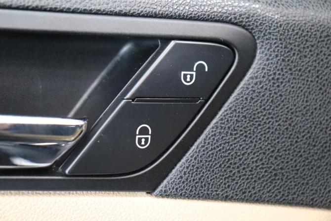Mercedes-Benz M-Класс II (W164) Рестайлинг с пробегом 2010 года, цена 1 420 000 рублей, 185980 км, внедорожник, Автокод Объявления