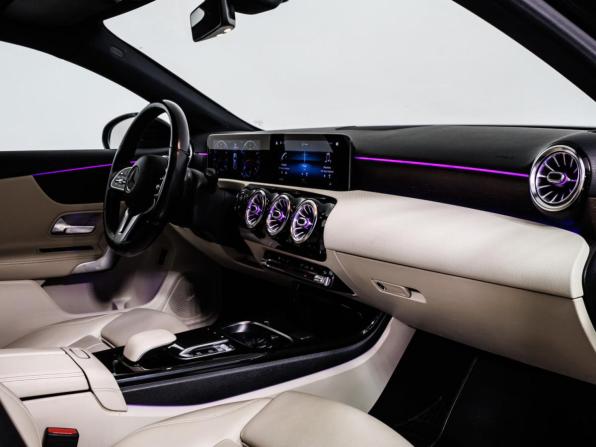 Mercedes-Benz A-Класс IV (W177) с пробегом 2019 года, цена 2 449 000 рублей, 80471 км, седан, Автокод Объявления