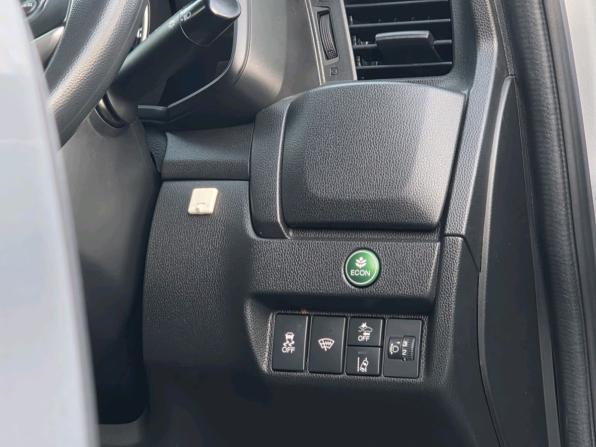 Honda Fit III Рестайлинг с пробегом 2018 года, цена 1 070 000 рублей, 109565 км, хэтчбек, Автокод Объявления