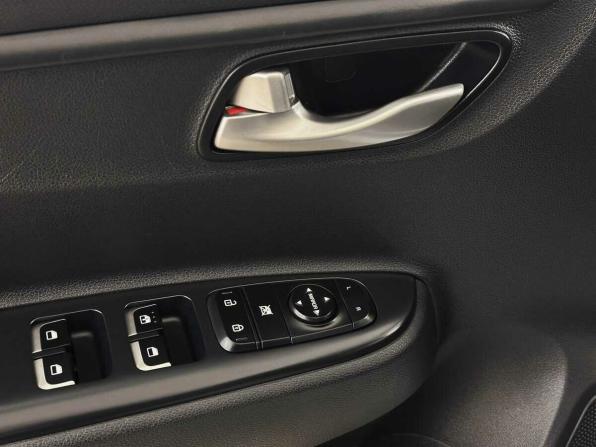 Kia Rio IV Рестайлинг с пробегом 2020 года, цена 1 415 000 рублей, 84562 км, хэтчбек, Автокод Объявления