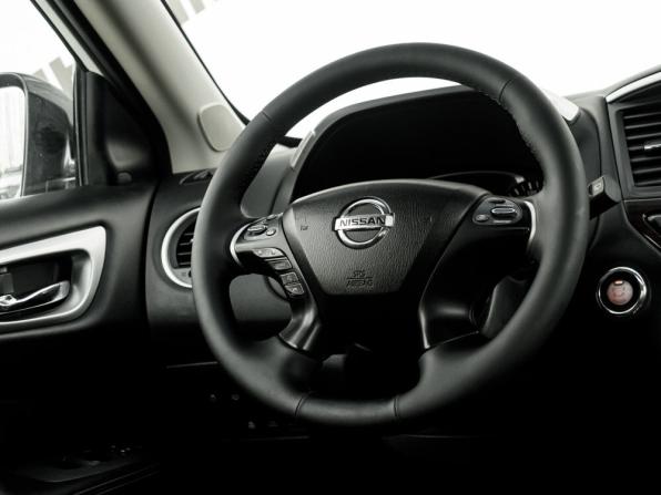 Nissan Pathfinder IV с пробегом 2016 года, цена 1 800 000 рублей, 222145 км, внедорожник, Автокод Объявления