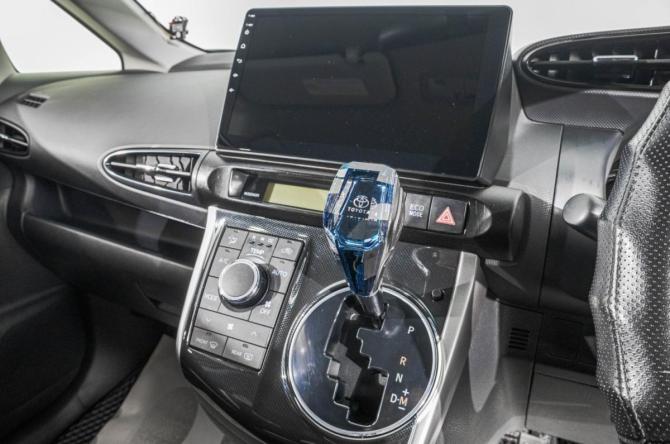 Toyota Wish II Рестайлинг с пробегом 2014 года, цена 1 699 000 рублей, 56000 км, минивэн, Автокод Объявления