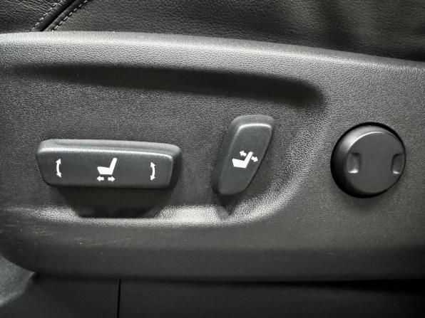 Toyota Land Cruiser Prado 150 Series Рестайлинг 1 с пробегом 2016 года, цена 4 550 000 рублей, 135823 км, внедорожник, Автокод Объявления