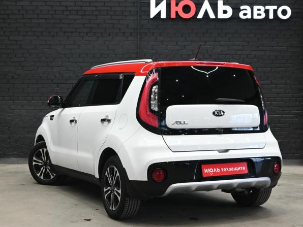 Kia Soul II Рестайлинг с пробегом 2017 года, цена 1 640 000 рублей, 115800 км, хэтчбек, Автокод Объявления
