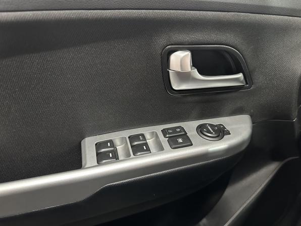 Kia Rio III с пробегом 2015 года, цена 980 000 рублей, 86500 км, хэтчбек, Автокод Объявления