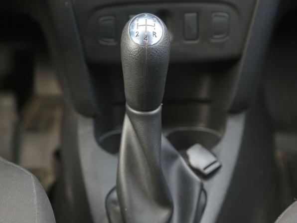 Renault Logan II Рестайлинг с пробегом 2019 года, цена 1 055 000 рублей, 67500 км, седан, Автокод Объявления