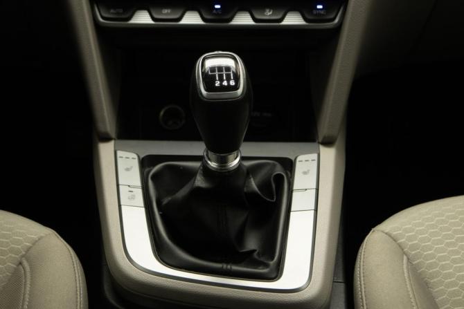 Hyundai Elantra VI (AD) Рестайлинг с пробегом 2020 года, цена 1 945 000 рублей, 59750 км, седан, Автокод Объявления