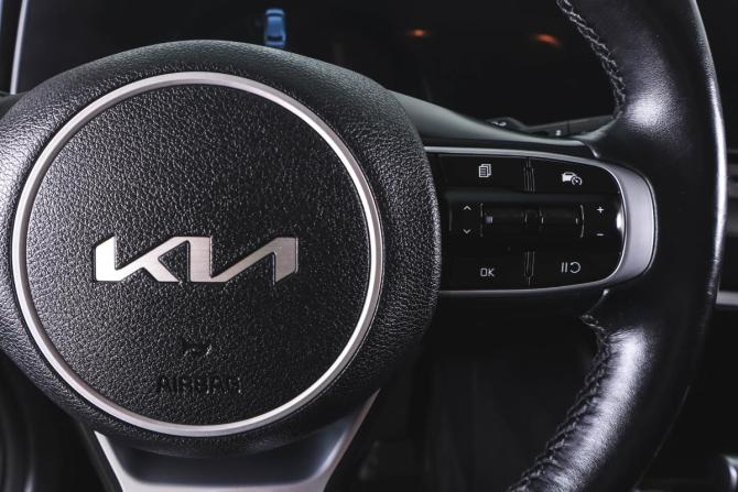 Kia Sportage V с пробегом 2023 года, цена 3 299 000 рублей, 118000 км, внедорожник, Автокод Объявления
