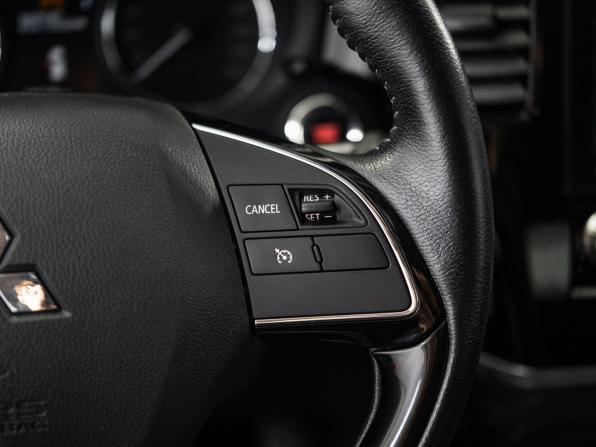 Mitsubishi Outlander III Рестайлинг 3 с пробегом 2020 года, цена 2 400 500 рублей, 49770 км, внедорожник, Автокод Объявления
