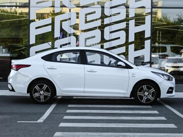 Hyundai Solaris II с пробегом 2019 года, цена 1 329 000 рублей, 92533 км, седан, Автокод Объявления