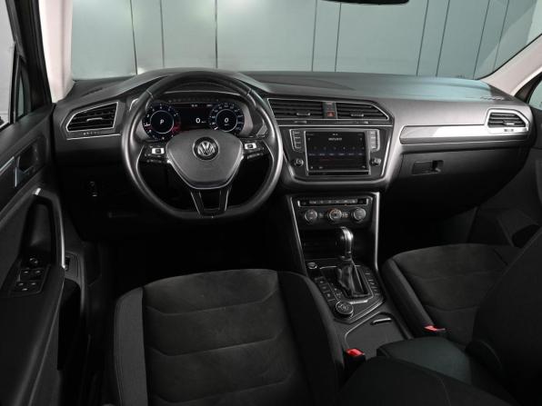 Volkswagen Tiguan II с пробегом 2017 года, цена 2 579 000 рублей, 131348 км, внедорожник, Автокод Объявления