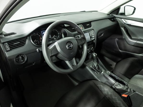 Skoda Octavia III (A7) Рестайлинг с пробегом 2019 года, цена 1 599 700 рублей, 142426 км, лифтбек, Автокод Объявления
